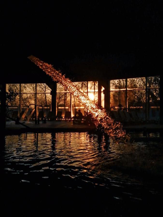 Hotel Kumania Kisujszallas Dış mekan fotoğraf
